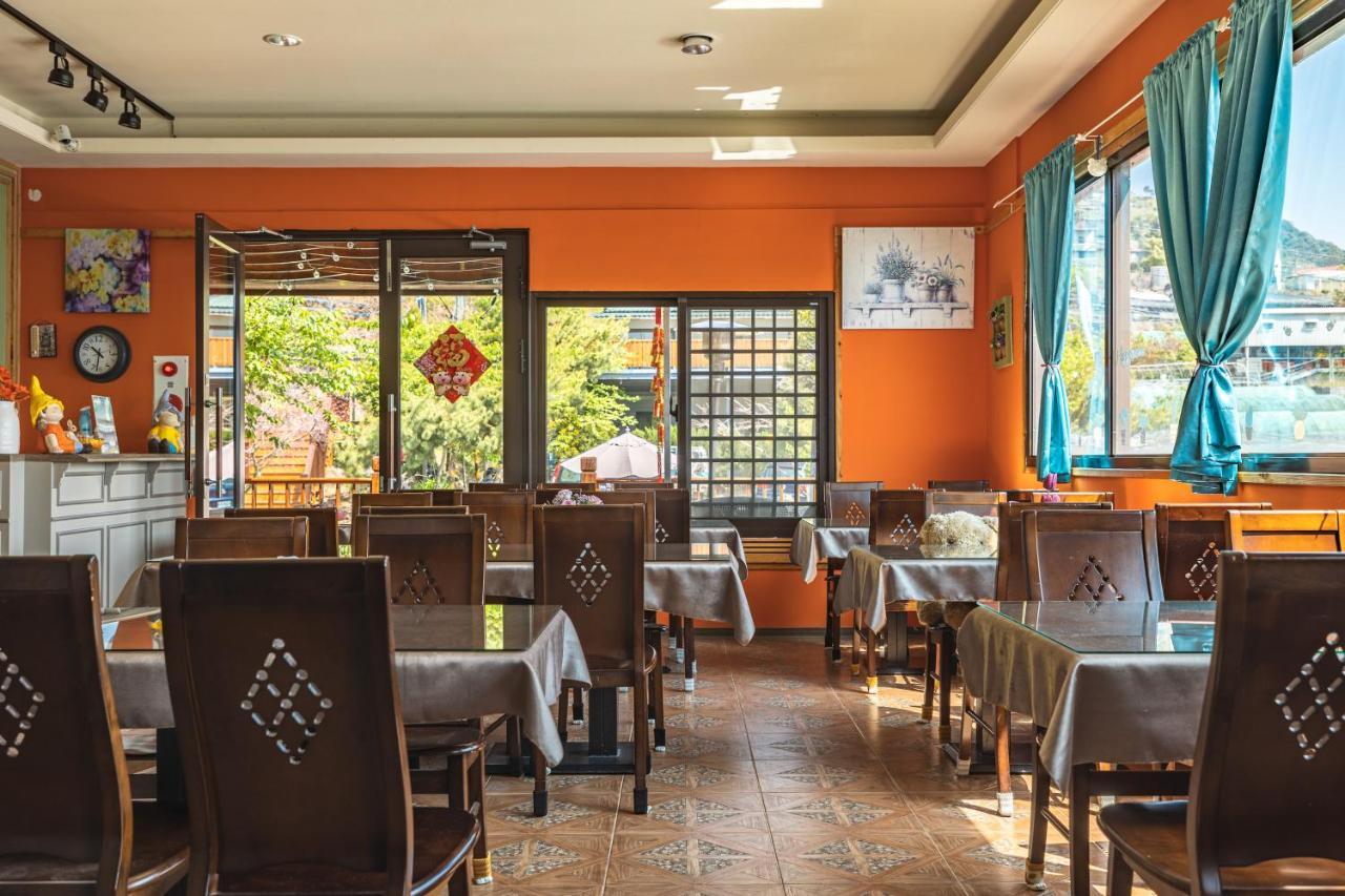 Hua Mu Xing Jing B&B Ren'ai Esterno foto